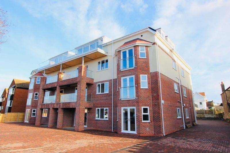 Spacious Newly Built Apartment Rhos On Sea, Colwyn Bay Экстерьер фото