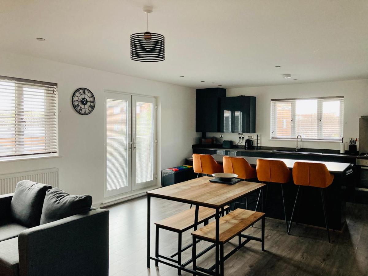 Spacious Newly Built Apartment Rhos On Sea, Colwyn Bay Экстерьер фото